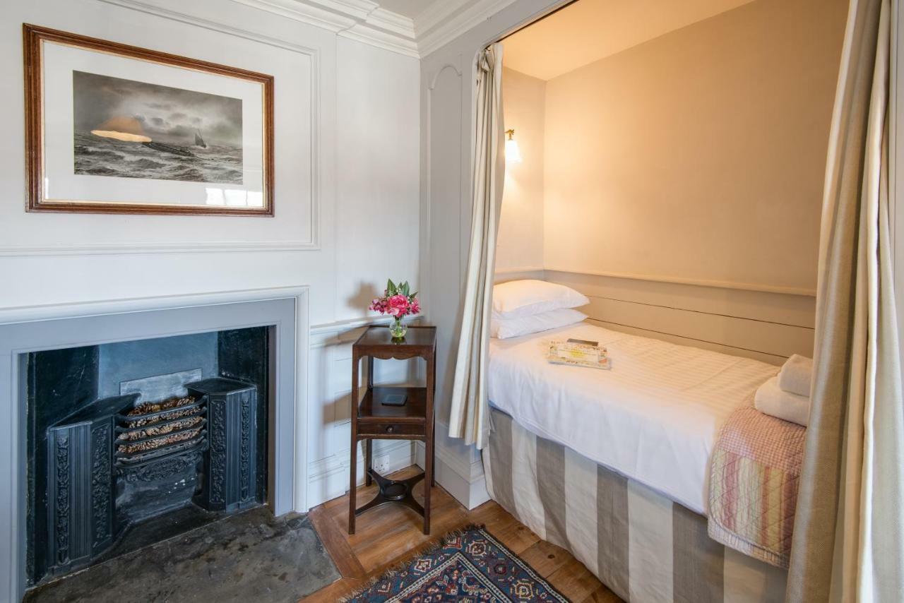 Merchant'S House - Large Two Floor Apartment!! Sleeps Up To 11 People, First Floor Available Separately, Sleeping 2 People At A Reduced Rate!!! Аймут Экстерьер фото